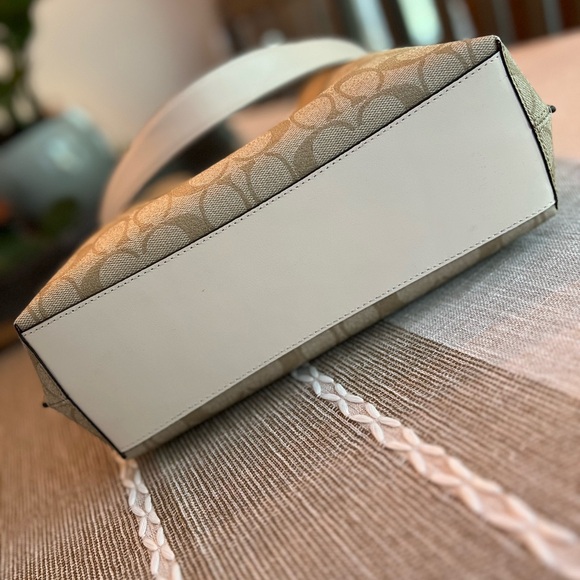 Coach Signature Canvas Shoulder Bag Beige Tan Leather Trim Purse - Picture 3 of 7